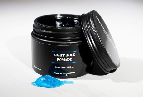 light-hold-pomade